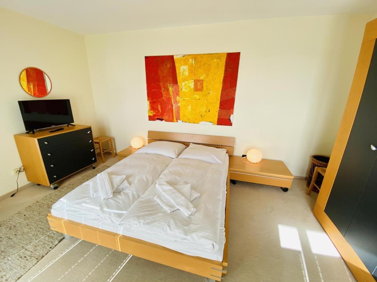 Georgine Apartment *